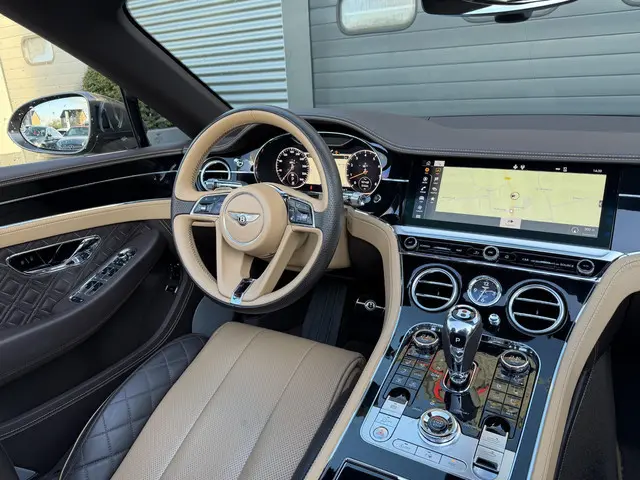 Bentley Continental GTC 6.0 W12 New Bentley Service | 360* Camera | Massage | Head-Up | Nightvision...