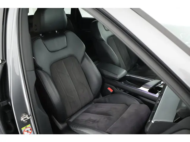 Audi e-tron 55 quattro 95 kWh 408pk SOH 95% Trekhaak 360Camera ACC Keyless Stoelverwarming Memory Na...