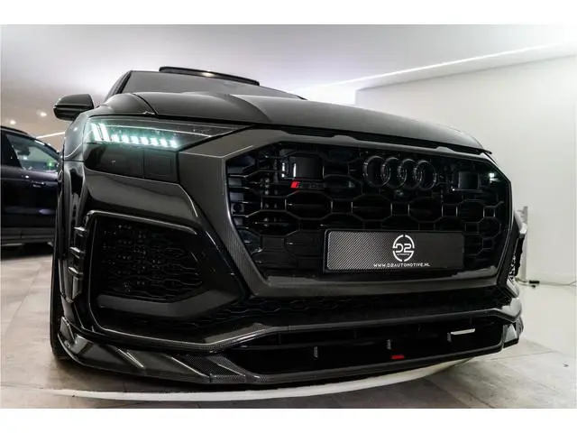 Audi RSQ8