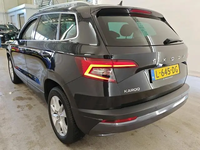 ŠKODA Karoq 1.5 TSI ACT Business Ed. Plus Panoramadak Camera Zwenk-Trekhaak Full-Led