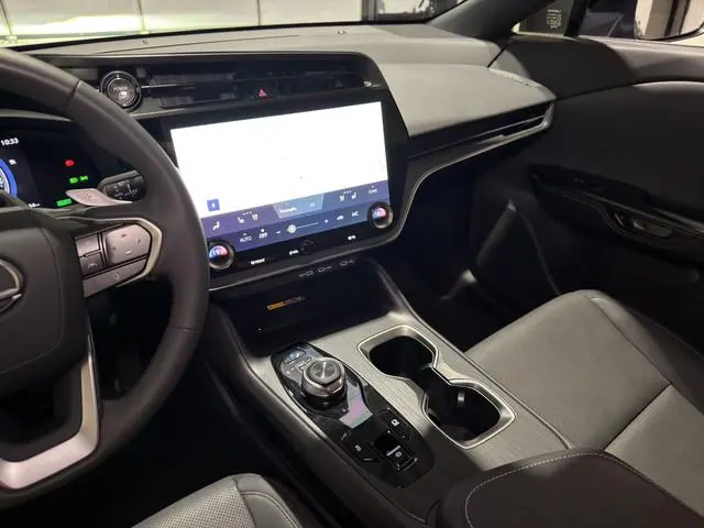 Lexus RZ