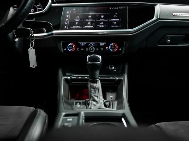 Audi RSQ3