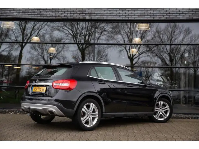 Mercedes-Benz GLA-klasse 180 Ambition , Trekhaak, Leer,  Achteruitrijcamera