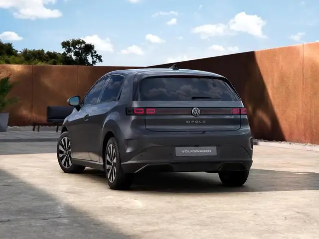 Volkswagen ID. Polo Life First Edition 52 kWh accu, 155 kW / 211 Achteruitrijcamera | Carplay | Stoe...