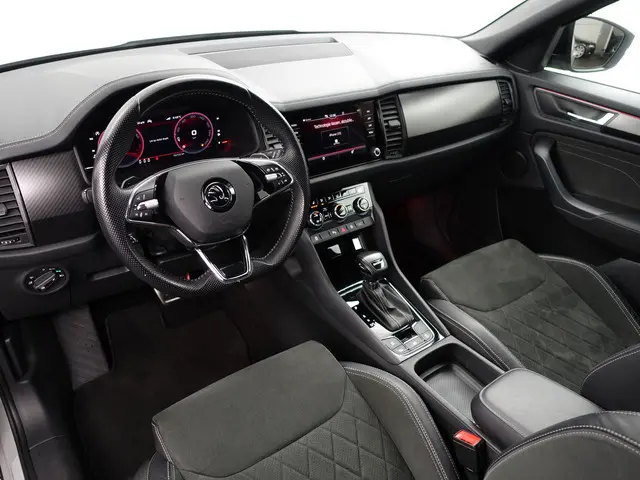 ŠKODA Kodiaq 1.5 TSI Sportline Business Aut- Competition Seats, Keyless, Sfeerverlichting, Dynamic S...