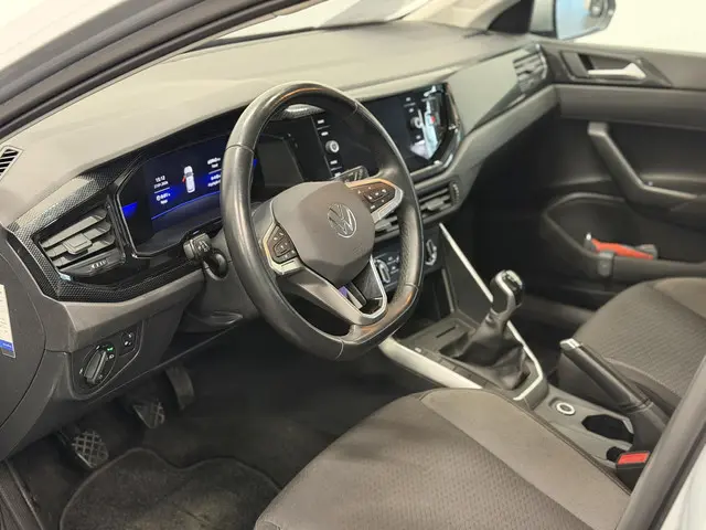 Volkswagen Polo 1.0 TSI Life Navigatie Apple Carplay / Android Auto Camera Parkeersensoren Adaptive...