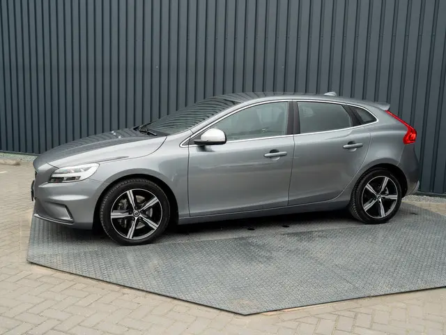 Volvo V40 1.5 T3 R-Design | Stoelverwarming | Prijs Rijklaar!!