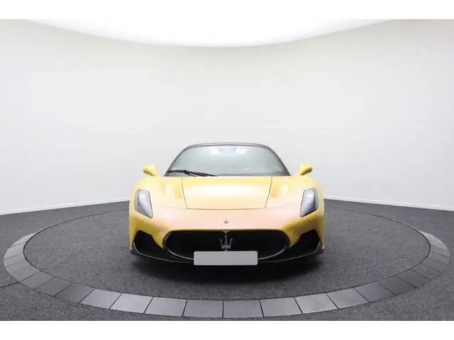Maserati MC20