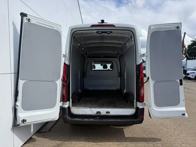 Maxus eDeliver9