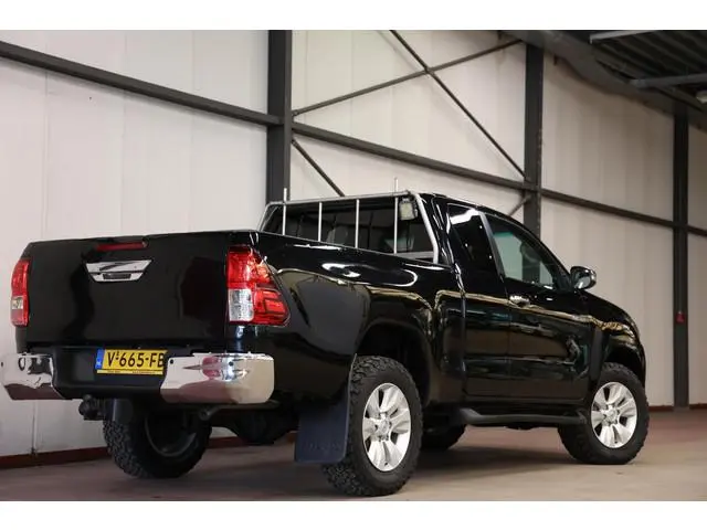 Toyota HiLux 2.4 D-4D-F Xtra Cab 4X4 MET 3500KG TREKVERMOGEN