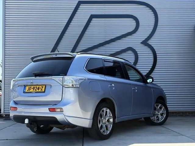Mitsubishi Outlander 2.0 PHEV Executive Edition 1e Eigenaar|Camera|Cruise|Trekhaak|Navi|Lm velgen|El...