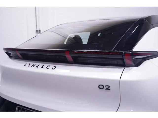 Lynk & Co 02