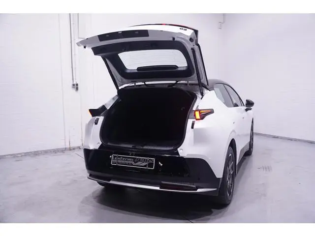 Lynk & Co 02