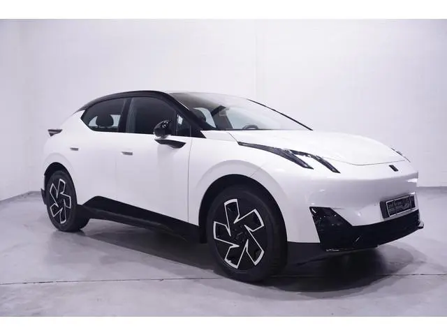 Lynk & Co 02 Core 66 kWh SOH 99% Apple Carplay Panoramadak Achteruitrijcamera Clima Stoelverwarming...