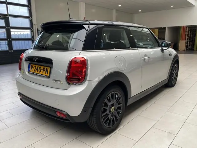 Mini Mini Cooper SE Camden Ed. 33 kWh [ CAREPLAY I CLIMA & STOELVERWARMING]