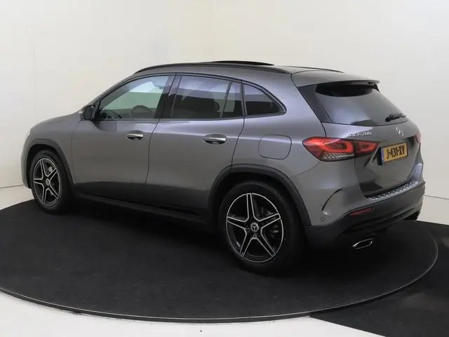Mercedes-Benz GLA-klasse 200 Business Solution AMG / Memory-Stoelen / Panaroma-dak / Achteruitrijcam...