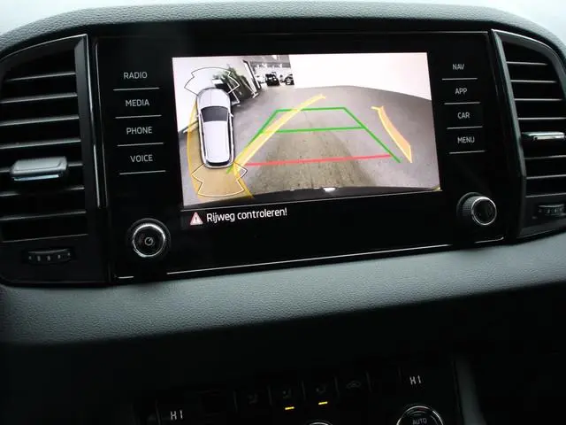 Skoda Karoq 1.5 TSI 150pk DSG ACT Selection Navigatie Apple Carplay/Android Auto Camera Parkeer sens...
