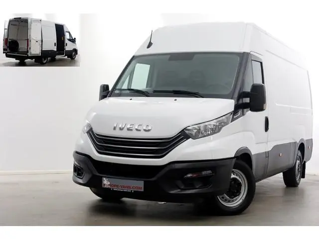 Iveco Daily 35S21 3.0 210pk L2H2 HiMatic Automaat Navi/Camera Trekgewicht 3500kg 10-2023
