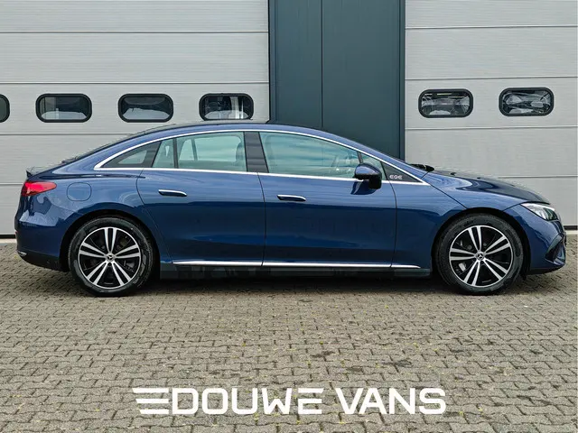 Mercedes-Benz EQE 300 Trekhaak Memory MBUX Navi Memory Camera Stoelverwarming