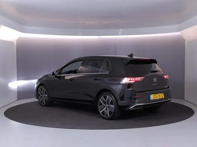Volkswagen Golf 1.5 eHybrid Style Edition 204 pk Automaat (DSG) | Verlengde garantie | Navigatie via...