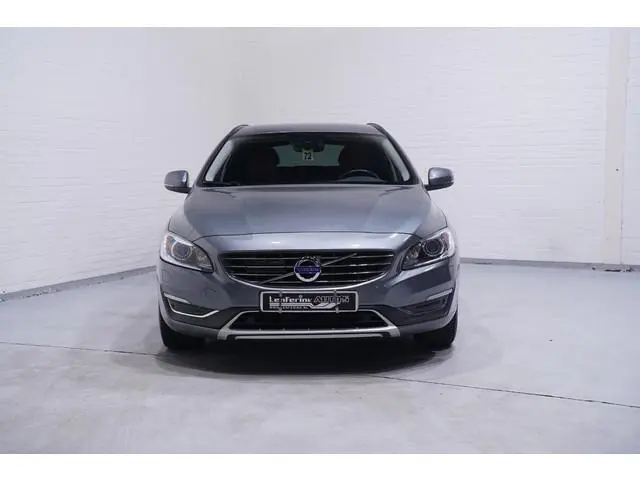 Volvo V60 2.4 D5 Twin Engine AWD Navi Leder Stoelverwarming Private-glas 18"lmv Xenon Cruise
