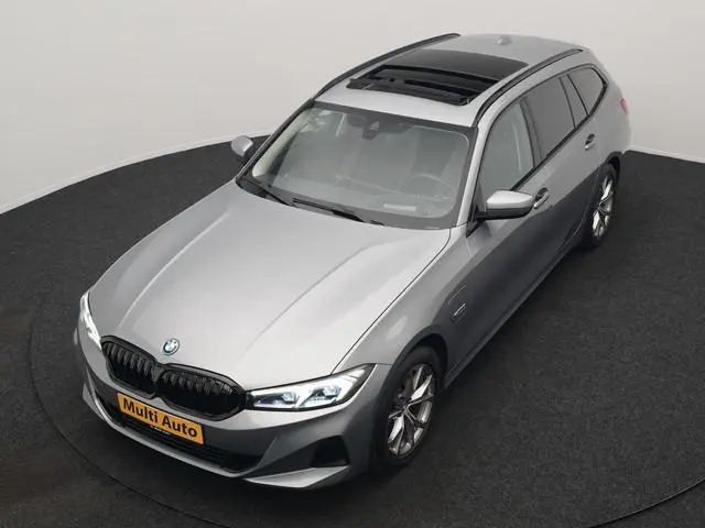 BMW 3-serie Touring 320e Sportline FACELIFT PHEV Dealer O.H | Panodak | Widescreen Navi | Harman Kar...