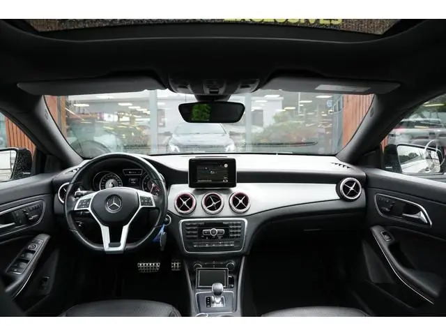 Mercedes-Benz CLA-klasse AMG 45 4MATIC Panoramadak Leer Memory Stoelverw. Camera