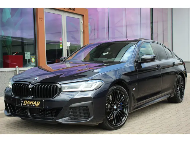 BMW 5-serie 545e xDrive M-Sport | Schuifdak | 360 | Head Up | ACC | El.Trekhaak