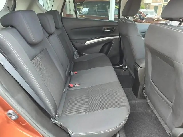 Suzuki S-Cross