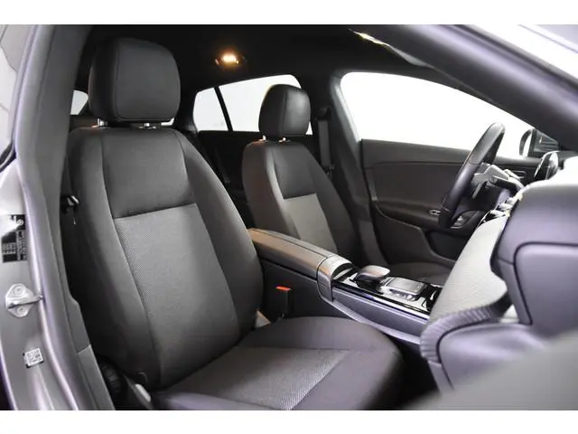 Mercedes-Benz CLA-klasse Shooting Brake 180 *1ste Eigenaar*Carplay*Stoelverwarming*