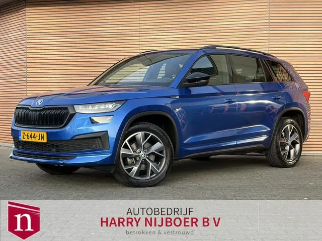 ŠKODA Kodiaq 1.5 TSI Sportline  Business 7p. Carplay / Trekhaak / Camera / Adpt Cruise / Led enz