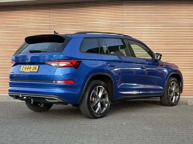 ŠKODA Kodiaq 1.5 TSI Sportline  Business 7p. Carplay / Trekhaak / Camera / Adpt Cruise / Led enz