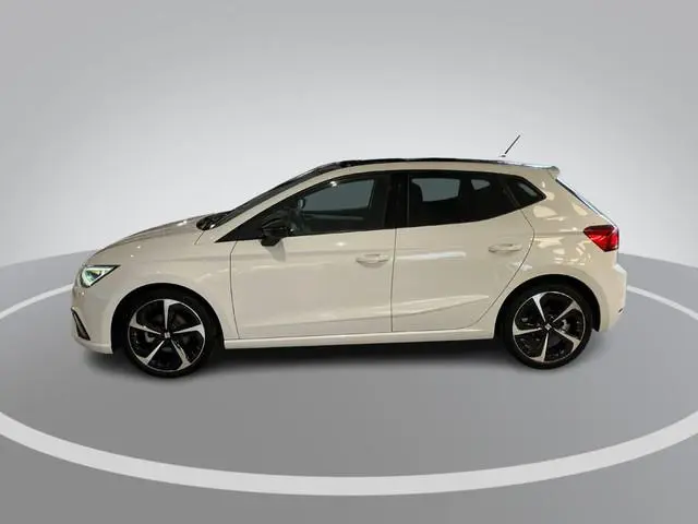 SEAT Ibiza 1.0 EcoTSI 110pk DSG Style Business Connect · Panoramadak · Apple/Android Car Play · BEAT...