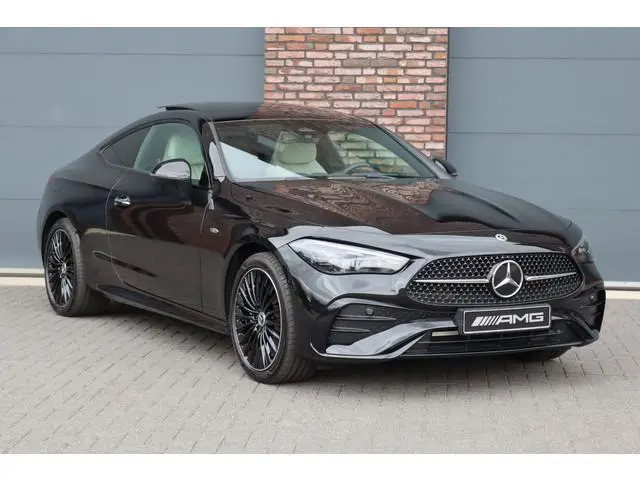Mercedes-Benz CLE Coupé 300 e AMG Line | Panoramadak | Distronic | Massage | Stoelventilatie | Digit...