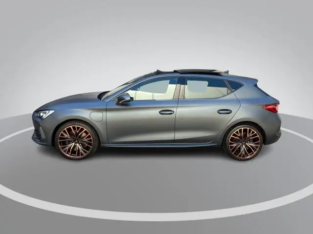 CUPRA Leon 1.4 245pk DSG e-Hybrid VZ Business · Panoramadak · Stoelverwarmig · Apple/Android Car Pla...