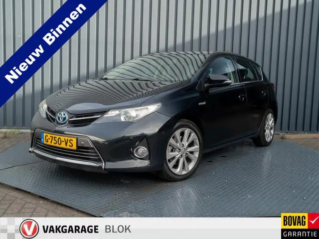 Toyota Auris 1.8 Hybrid Executive | Keyless | 17'' | Stoelverwarming | Camera | PDC V&A | Prijs Rijk...