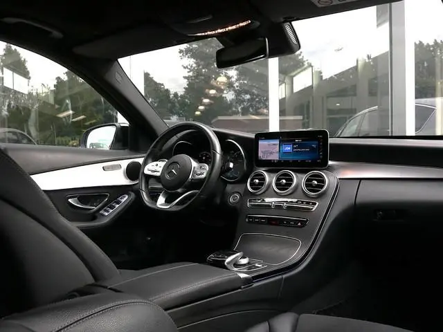 Mercedes-Benz C-klasse 180 Business Solution AMG Panoramadak | Apple Carplay | Sfeerverlichting | Tr...