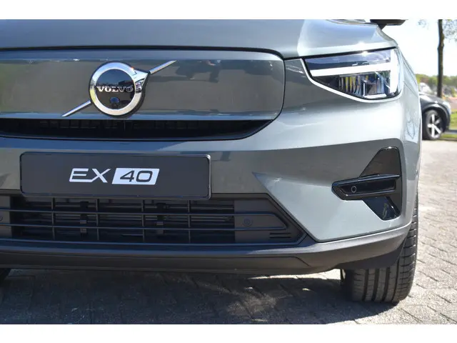 Volvo EX40