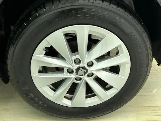 Skoda Kamiq 1.0 TSI Business Edition DSG DEMO ! Navigatie Climate control Cruise control LED Keyless...