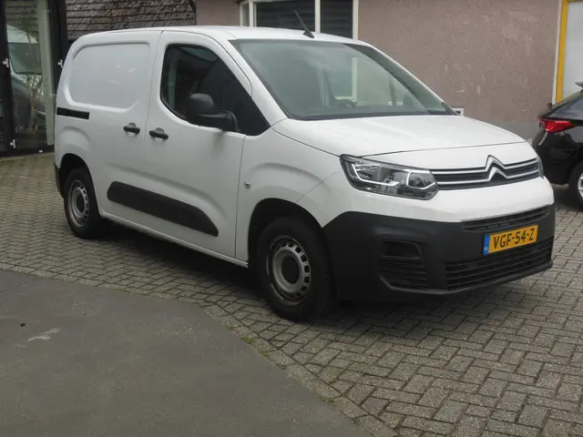 Citroën Berlingo 1.5 BlueHDI Control Exl. b.t.w. Staat in Hoogeveen