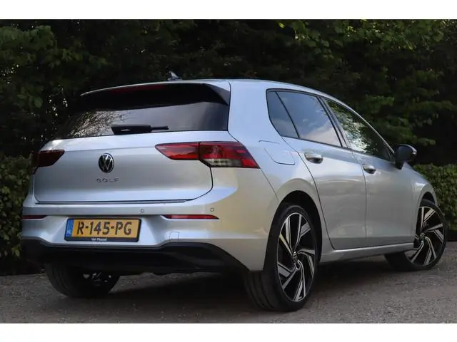 Volkswagen Golf 1.0 TSI Life | Sfeerverlichting | ACC | Carplay |