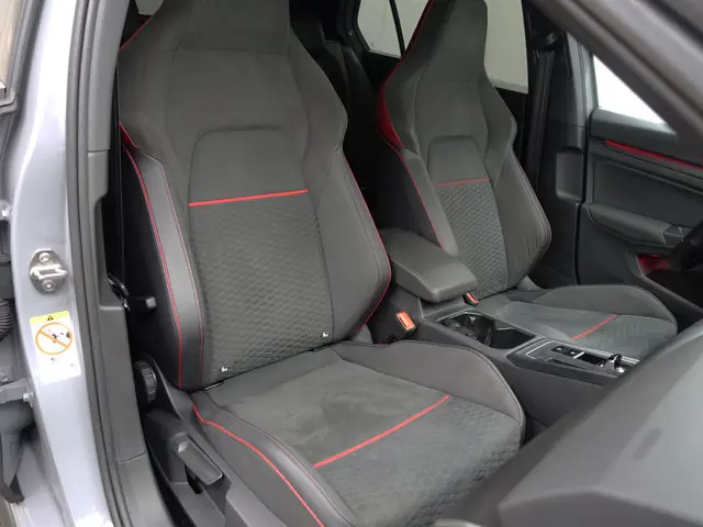 Volkswagen Golf 2.0 TSI GTI CLUBSPORT Nurburgring Edition Aut- Panoramadak, Head Up, Harman Kardon,...