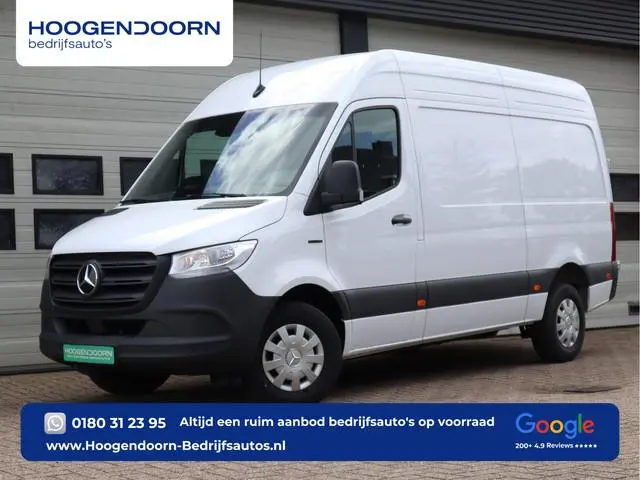 Mercedes-Benz eSprinter 320 81kWh L2H2 - Trekhaak - Cruise - MBUX - 2025