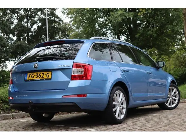 ŠKODA Octavia Combi 1.8 TSI Greentech Style Business | Trekhaak | ACC | Navi |