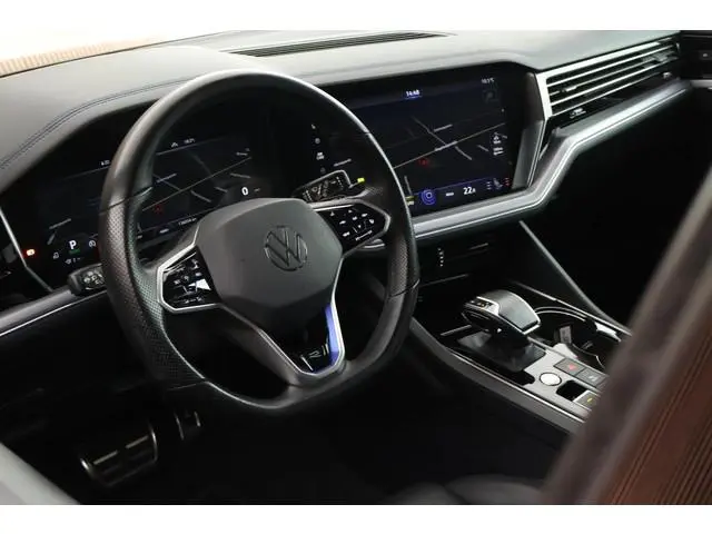 Volkswagen Touareg R 3.0 TSI 462pk eHybrid 4MOTION Trekhaak 360Camera Luchtvering Head-Up Leder Pano...