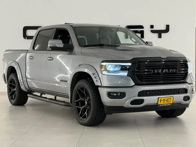 RAM 1500 5.7 V8 4x4 Crew Cab Sport Widebody Backflip BPM-vrij Panodak