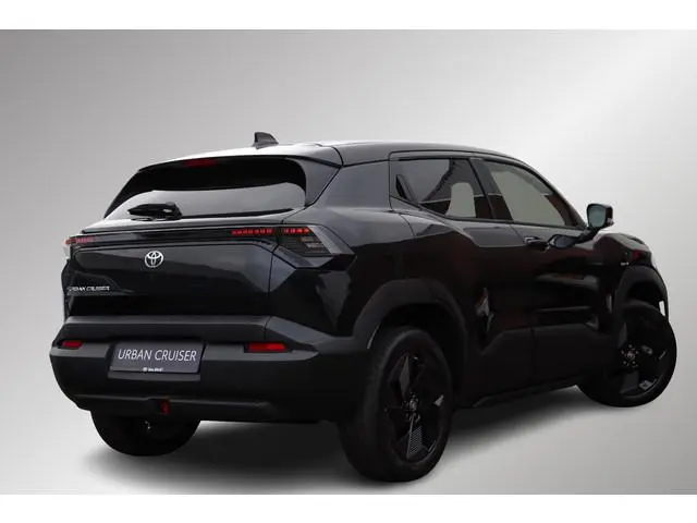 Toyota Urban Cruiser Dynamic 61 kWh , Nieuw en direct leverbaar met €3.000 inruilvoordeel