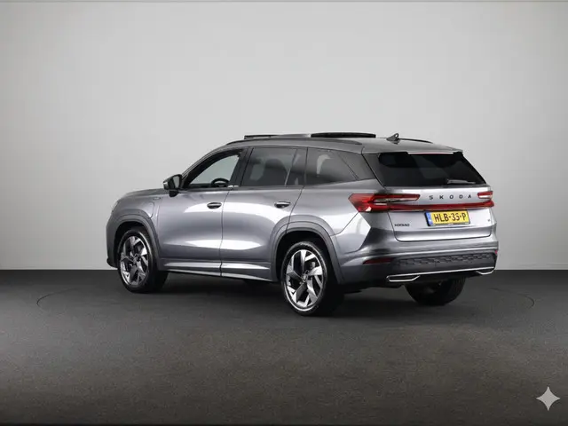 Skoda Kodiaq 1.5 TSI PHEV Sportline Business 204 pk Automaat (DSG) | Verlengde garantie | Navigatie...