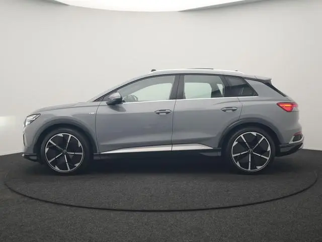 Audi Q4 e-tron 35 2x S Line 55 kWh 170pk Dealer O.H. | Panodak | Lederen Sportstoelen Memory | Adapt...