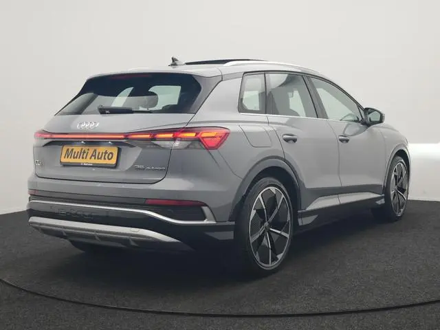 Audi Q4 e-tron 35 2x S Line 55 kWh 170pk Dealer O.H. | Panodak | Lederen Sportstoelen Memory | Adapt...
